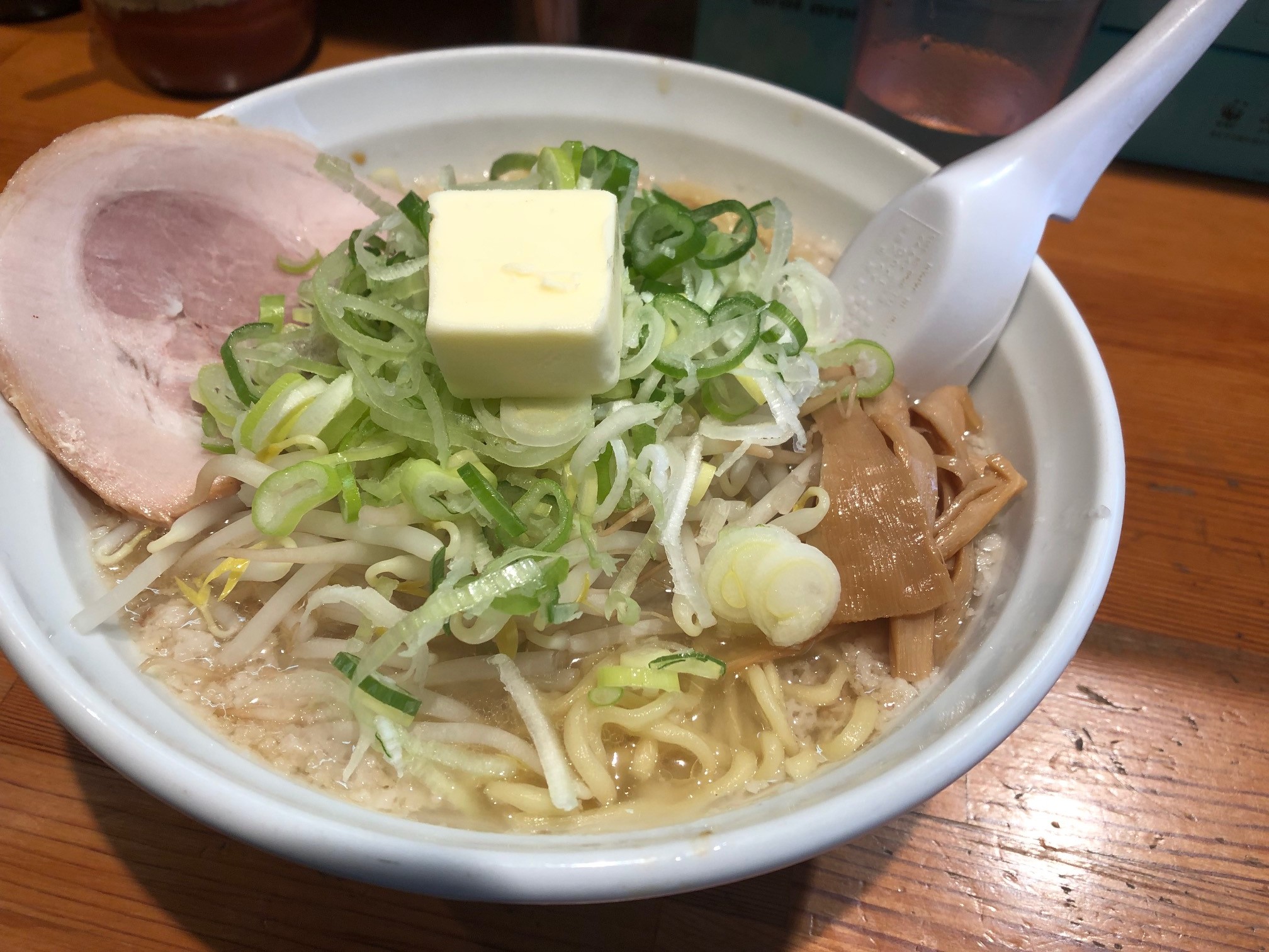 せきやけ 新小岩駅 千葉の有名店を継承する背脂ラーメンを無心でシバく ぶるちゃんグルメ